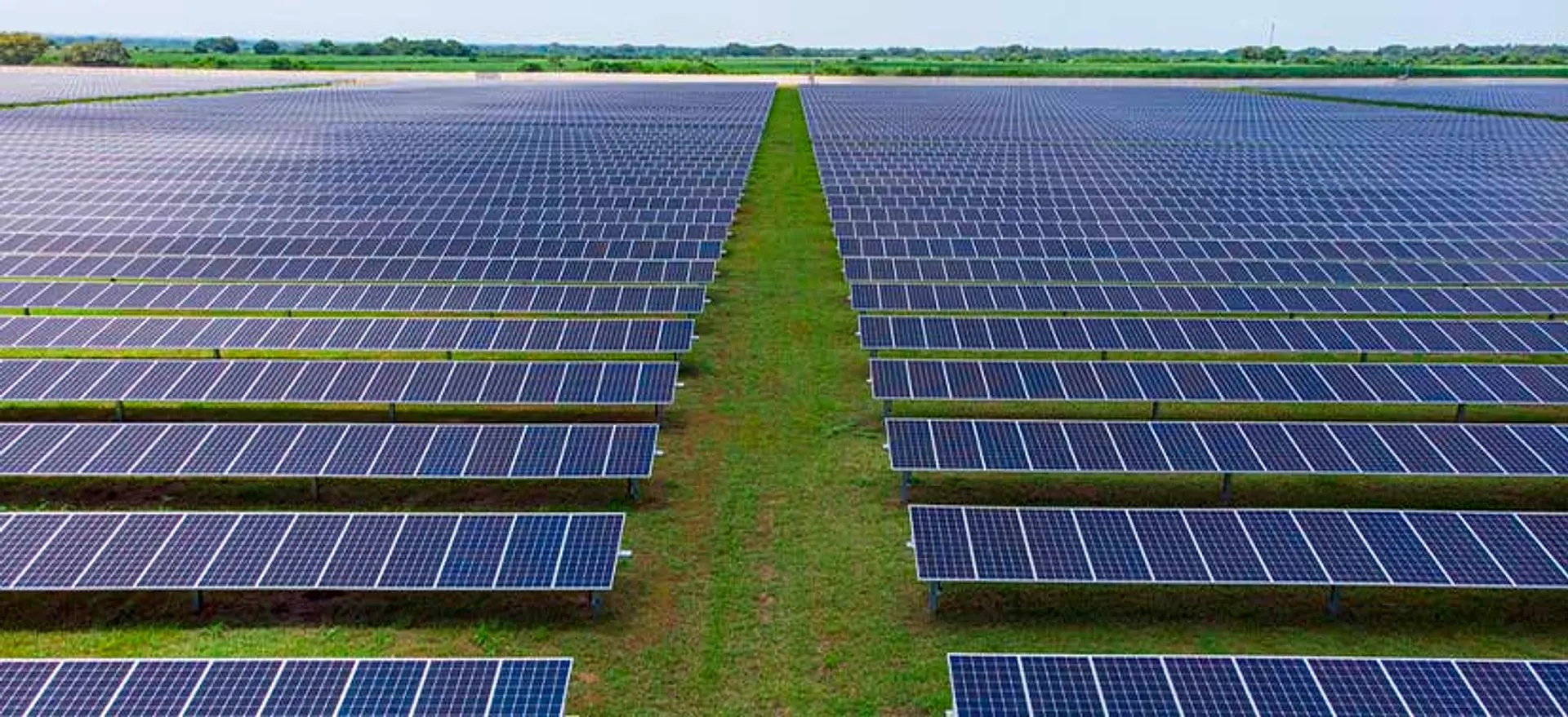 Imagem ilustrativa de instalação de energia solar