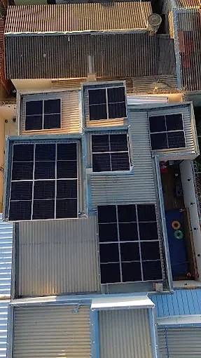 Imagem ilustrativa de painéis solares fotovoltaicos